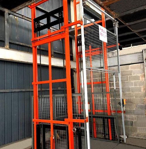 導(dǎo)軌式升降機(jī)在工廠與閣樓貨物運(yùn)輸中的應(yīng)用